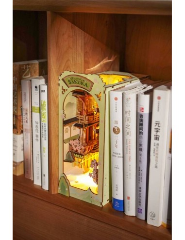 FALLING SAKURA SUJETALIBROS de Rolife.