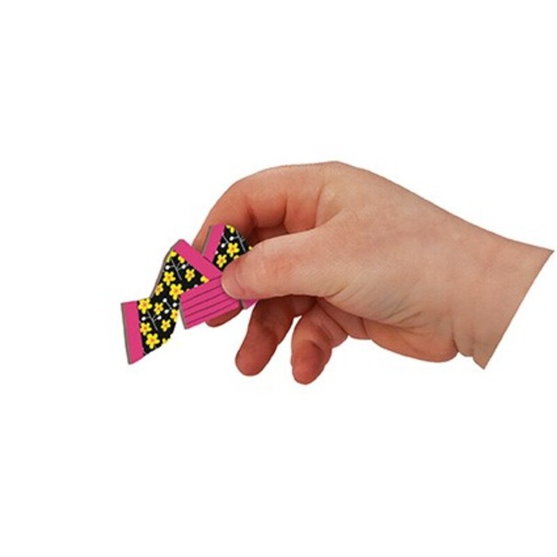 MAGNETIBOOK DISFRACES CHICAS es un divertido juego magnético para niños, editado por Janod