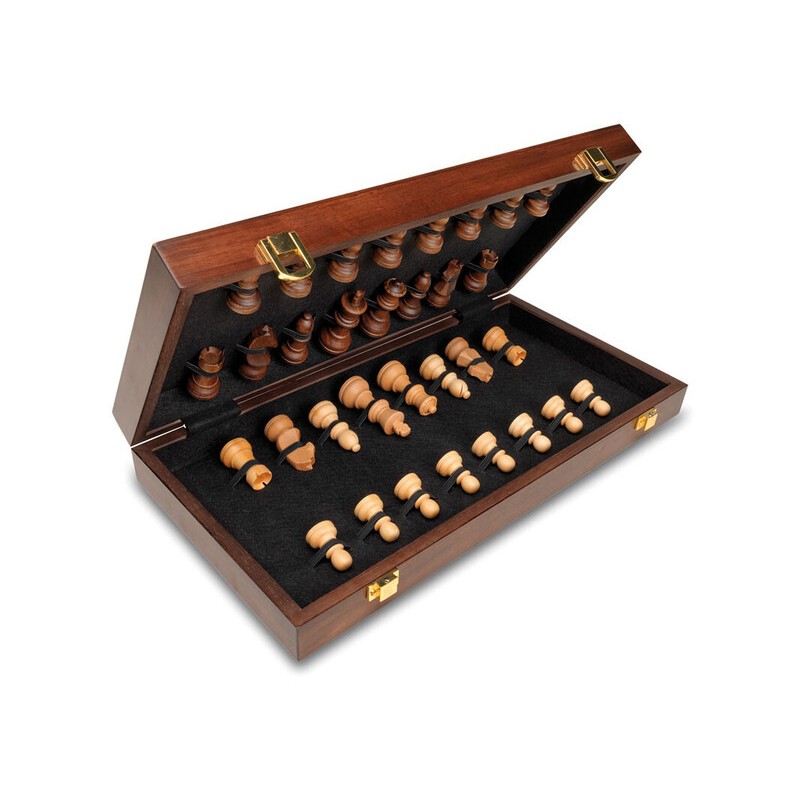 Un ajedrez plegable en madera de gran calidad y belleza fabricado por Cayro