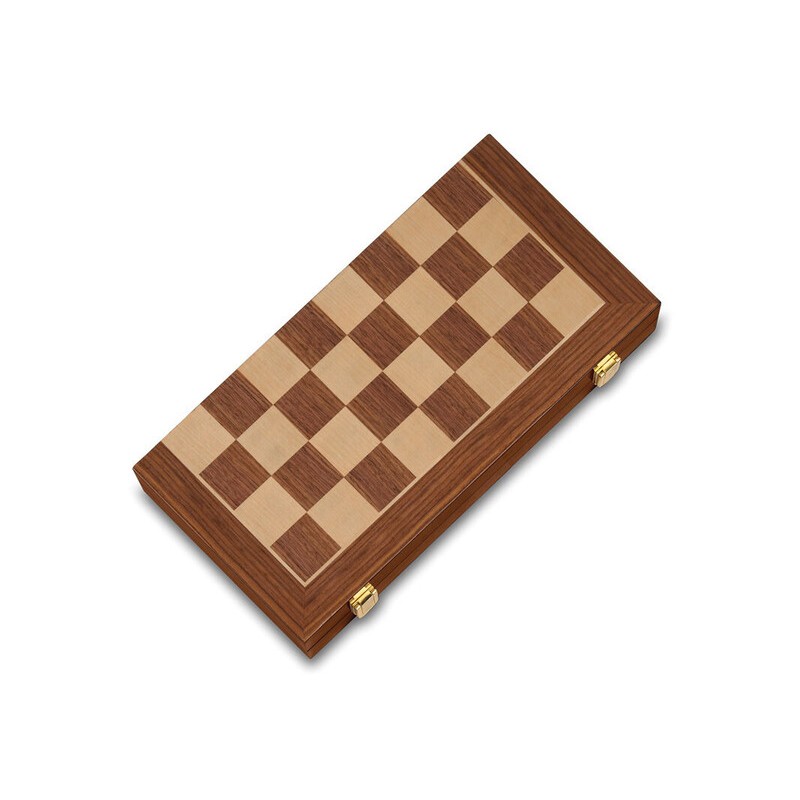 Un ajedrez plegable en madera de gran calidad y belleza fabricado por Cayro
