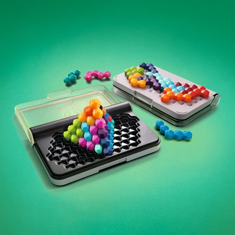 iQ Six Pro es un juego de lógica para un jugador editado por Smart Games.