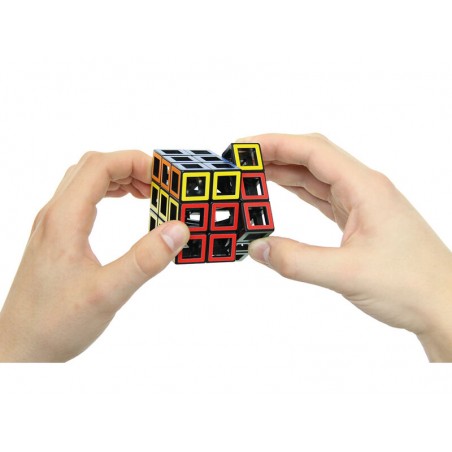 Hollow Cube es un rompecabezas de RecentToys