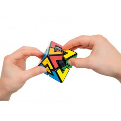 Pyraminx duo es un rompecabezas de RecentToys 2