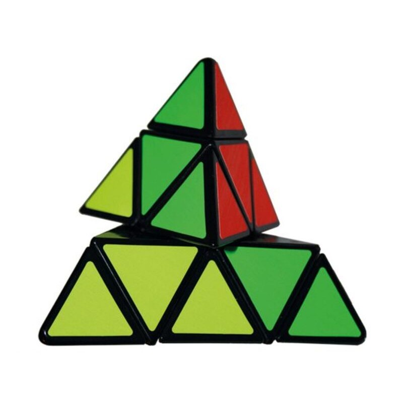 Pyraminx es un rompecabezas de RecentToys.