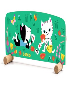 Con el porta cartas de Djeco los más pequeños podrán ver y sujetar las cartas fácilmente 2