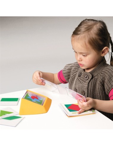 Colour Code es un juego de lógica indivual a partir de 5 años de la editorial Smart Games.