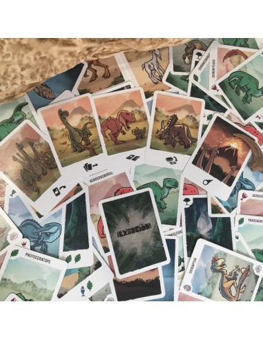 ¡Extinción! es un divertido juego de cartas familiar editado por Tranjis