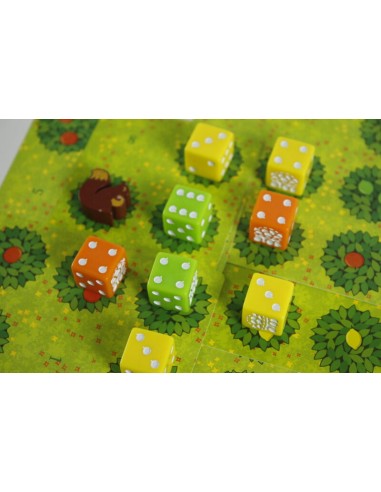 Grove es un divertido y bonito juego de cartas para un jugador, distribuido por Cantarero Coca.