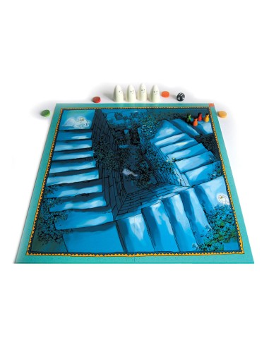 La Escalera encantada es un juego de recorrido y memoria para los más pequeños, editado por Devir.