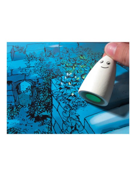 La Escalera encantada es un juego de recorrido y memoria para los más pequeños, editado por Devir.