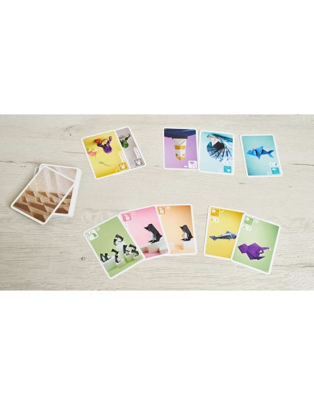 Océanos de papel es un divertido juego de cartas distribuido por Tranjis Games.