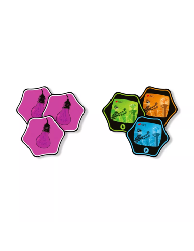 Hand up! es un juego de observación y rapidez editado por FlexiQ.