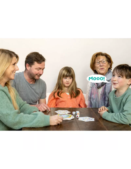 Make a Moove! es un divertido juego de cartas de observación y rapidez editado por FlexiQ.