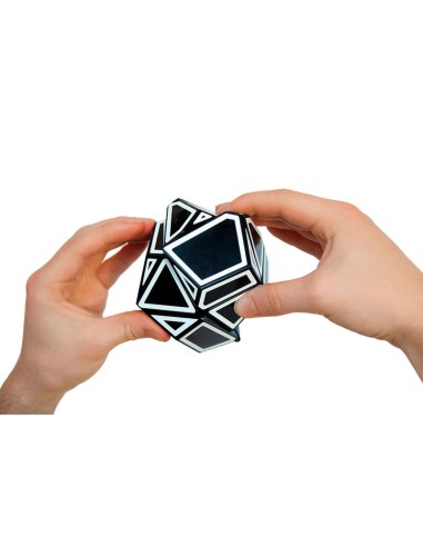 Ghost Xtreme es un cubo de ingenio de gran dificultad. Fabricado por Recenttoys.
