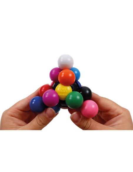 Pyraminx Marble es un juego de ingenio de Recenttoys.