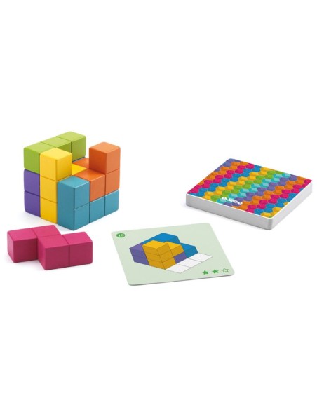 Cubissimo es un juego de lógica con piezas de madera, fabricado por Djeco.