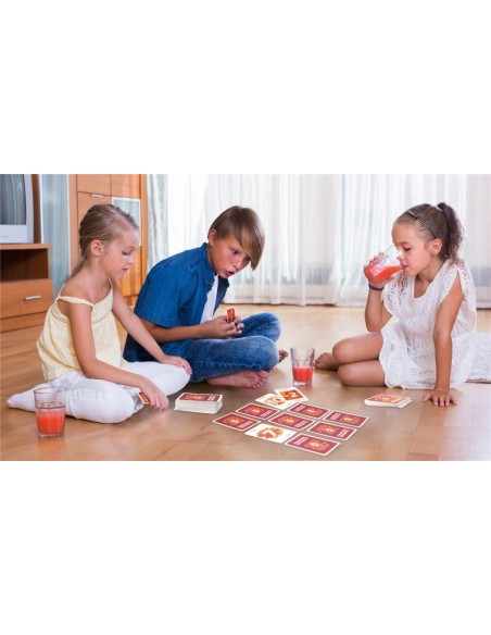 Operación Dinamita es un juego de cartas basado en el cálculo mental y la memoria de la editorial Lúdilo