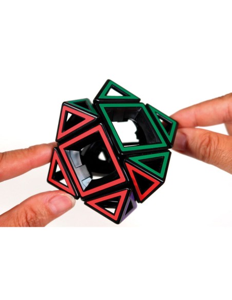 Hollow Skweb cube es un cubo hueco de gran calidad de Recenttoys.