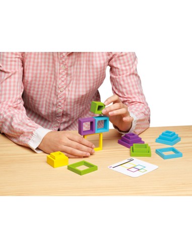 Encuadra es un juego de lógica y habilidad de la marca Cayro.