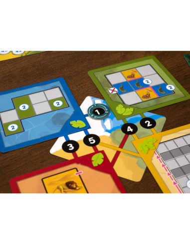 Nimalia es un juego familiar de con mecánica de draft. Editado por Maldito Games.