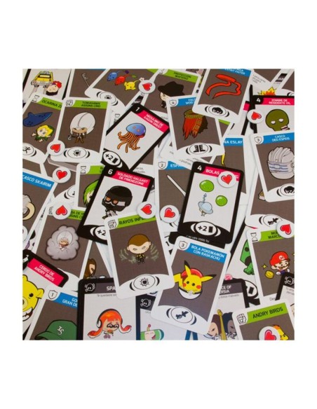 No Game Over es un juego de cartas inspirado en el mundo de los videojuegos.