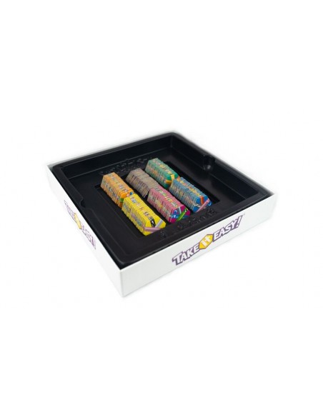 Take it Easy! es un juego abstracto de losetas editado por Zacatrus.