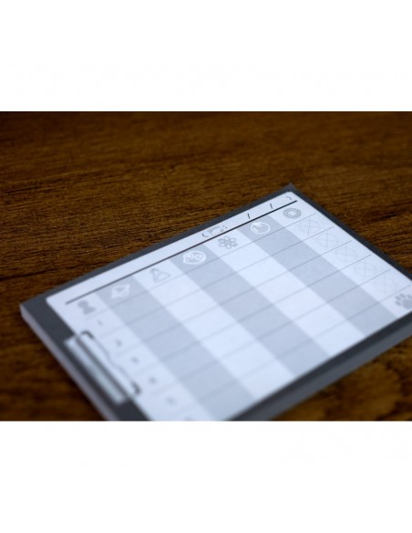 Cat in the Box es un juego de bazas en el que hay que combinar números y colores. Editado por Maldito Games.