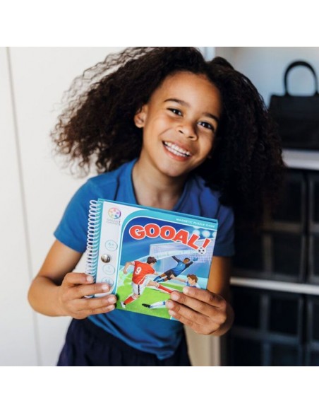 Gooal! es un juego de lógica ideal para viaje de la editorial Smart Games.