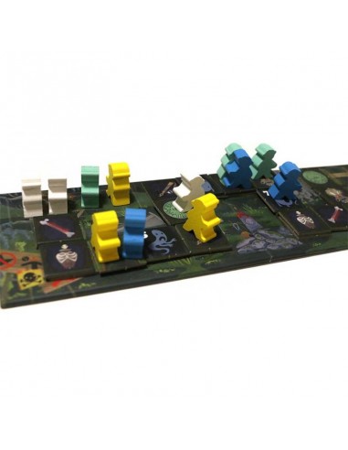 Ghost of the Moor es un juego de recorrido y colección de sets editado por 2Tomatoes.