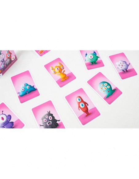 Ojo Mano pata ¡Monstruos! es un juego de cartas de Átomo Games.