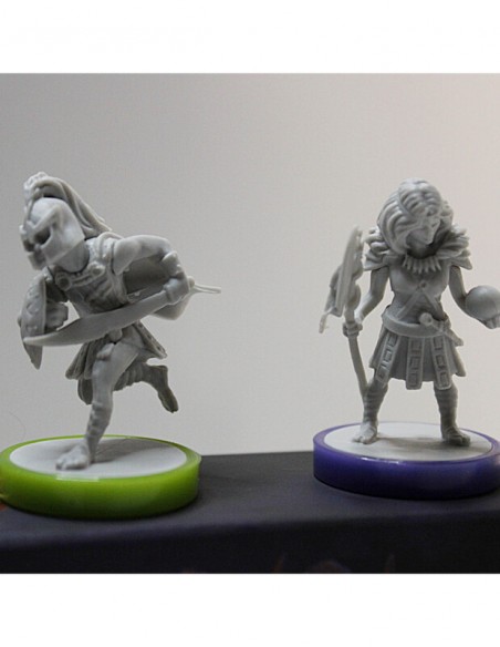 Karak: Miniaturas eson 6 miniaturas de los heroes del juego Karak editado por 2Tomatoes.