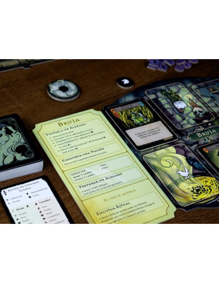 Pagan: El Destino de Roanoke es un divertido juego de cartas para dos jugadores, distribuido por Cantarero Coca.