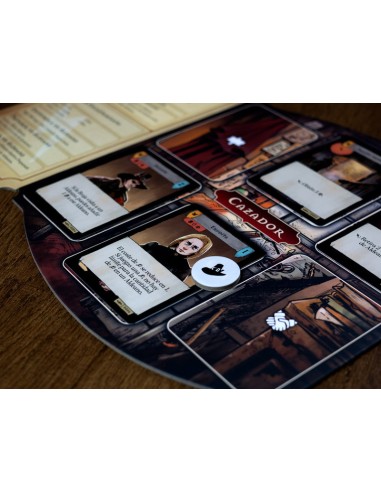 Pagan: El Destino de Roanoke es un divertido juego de cartas para dos jugadores, distribuido por Cantarero Coca.