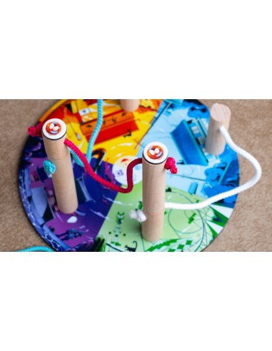 Nekojima es un juego de habiliad de Tranjis Games.